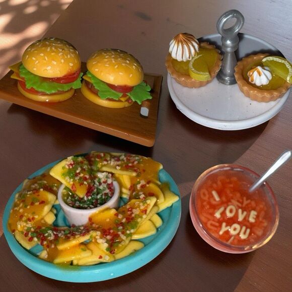 Mini Verse Resin Foods Nachos, Burgers, ABC Noodles & Lemon Tarts 1-1.5” A10 - Picture 1 of 11